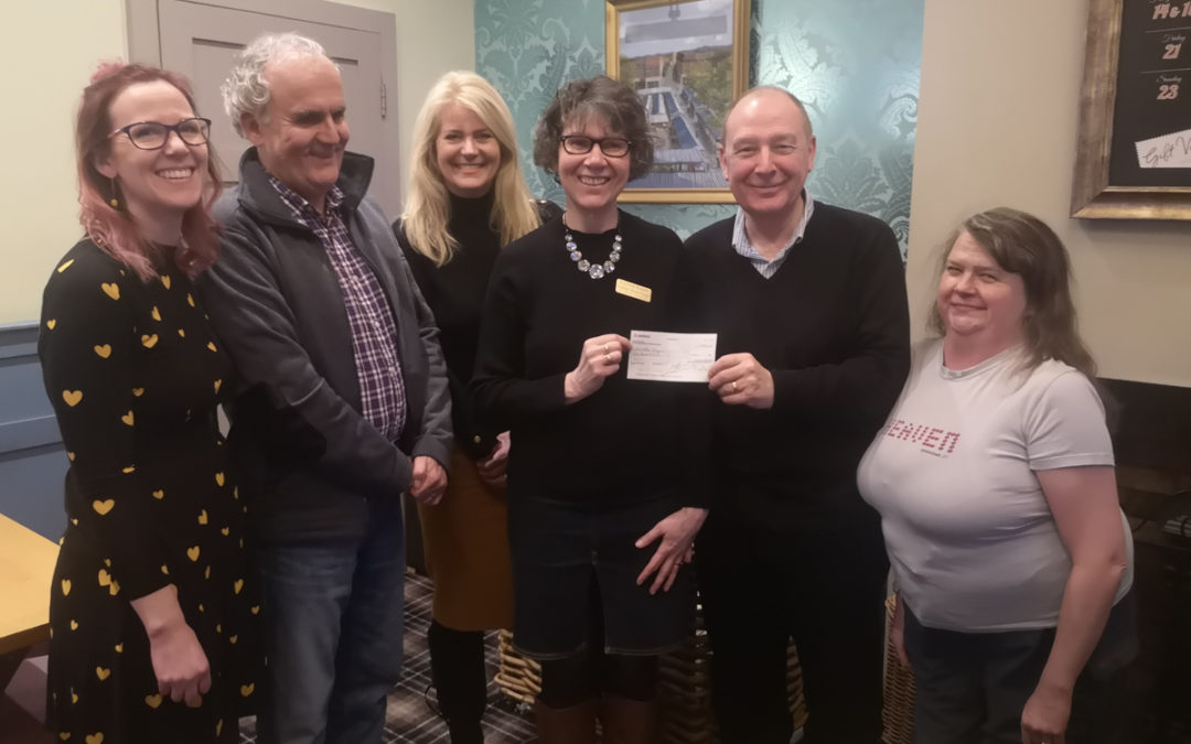Business Forum presents £400 to Bassetlaw Hospice