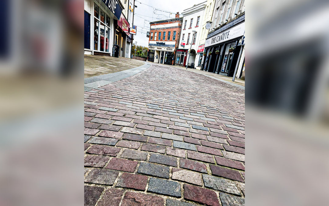 Local photographer Tom Ellis snaps Silver Street