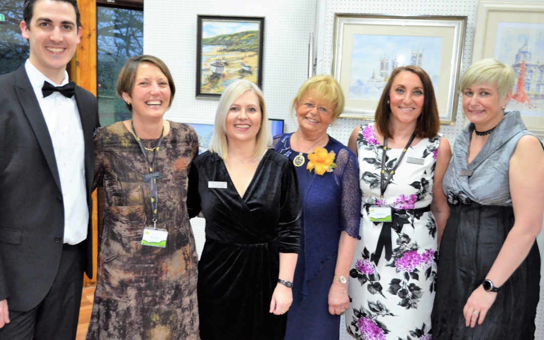 Hospice’s annual art exhibition and sale