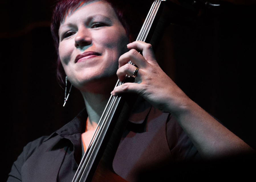 Miranda Sykes in concert