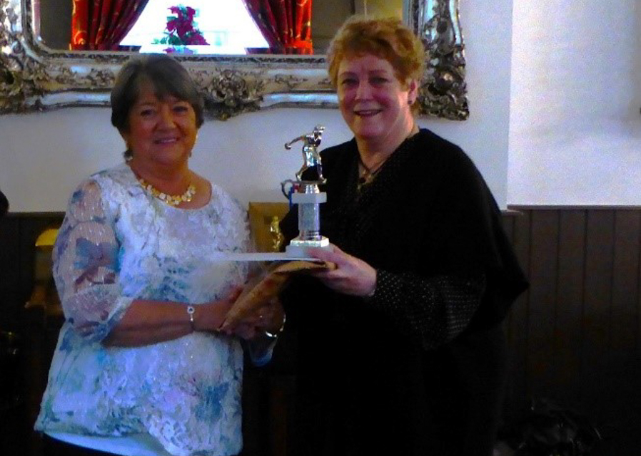 English sporting internationals send their congratulations to Misterton bowlers