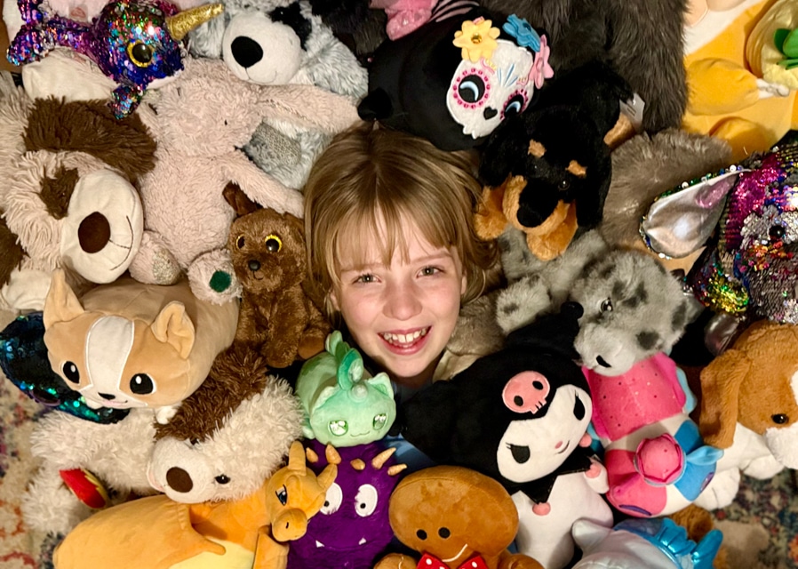 Community comes together to raise £4,028 for children in crisis through Fearne’s 100-mile challenge