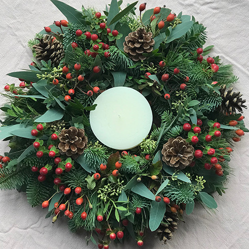 Festive Table Centre making at Winthrop Gardens